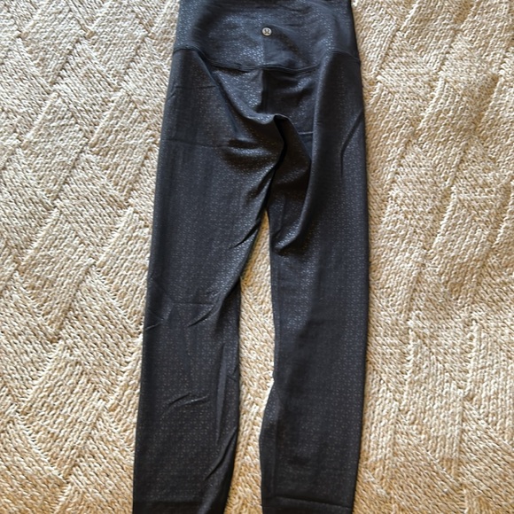 Lululemon black printed leggings - Picture 2 of 9